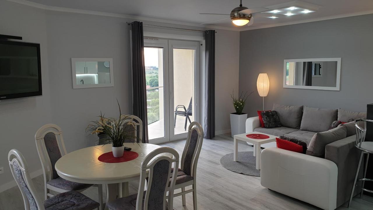 Apartamenty Podzamcze Валбжих Экстерьер фото